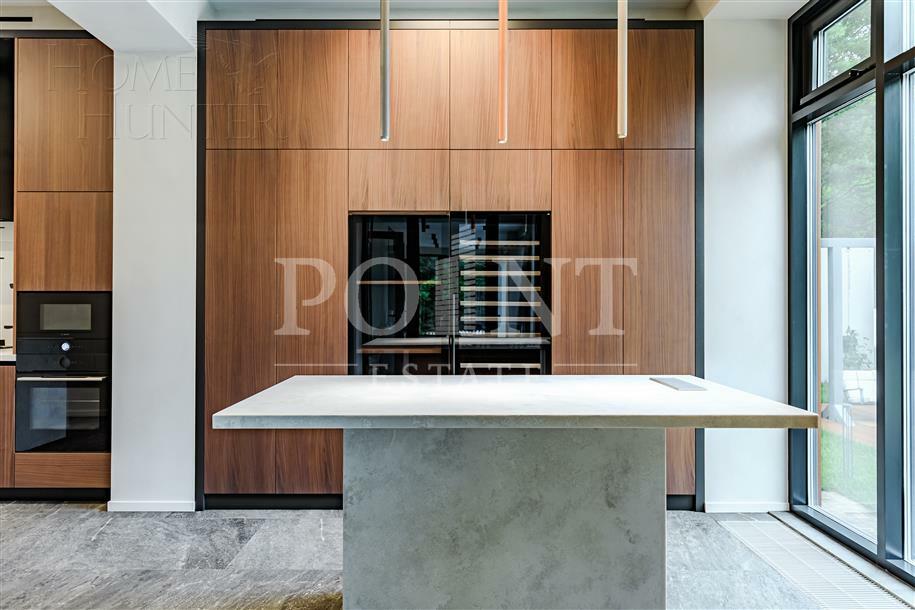2-этажный коттедж 650 м² с отделкой
