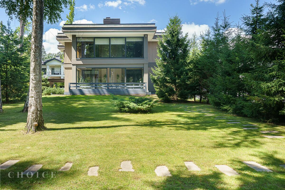 2-этажный коттедж 320 м² с отделкой