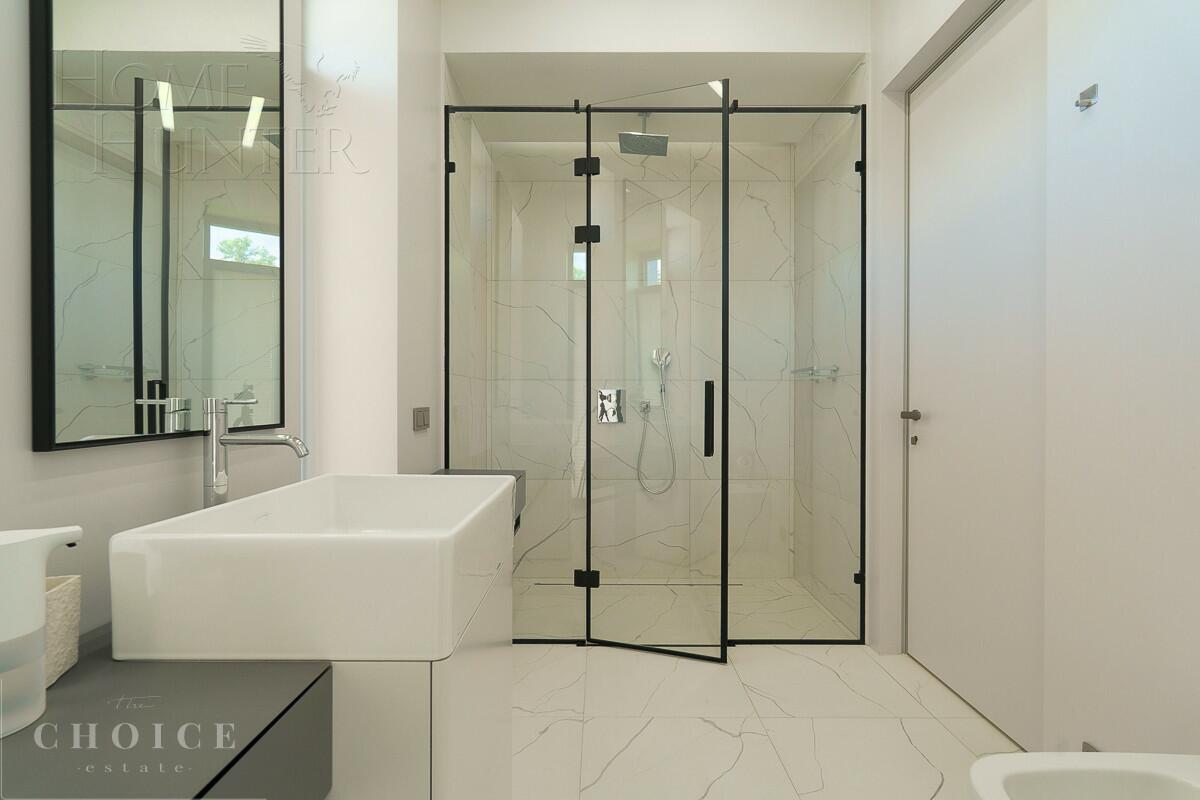 2-этажный коттедж 320 м² с отделкой