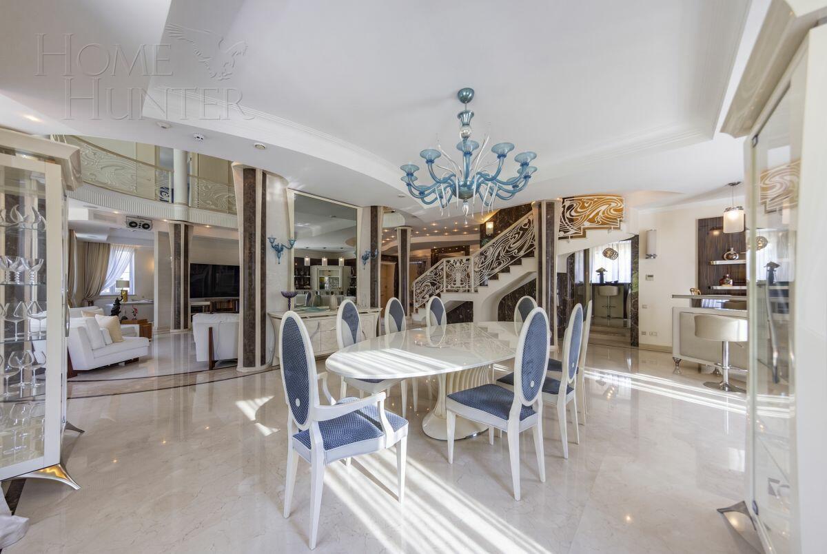 3-этажный коттедж 1 900 м² с отделкой