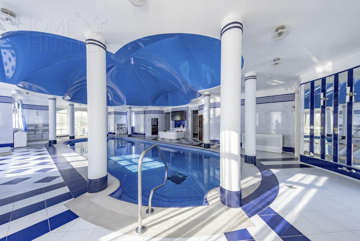 3-этажный коттедж 1 900 м² с отделкой