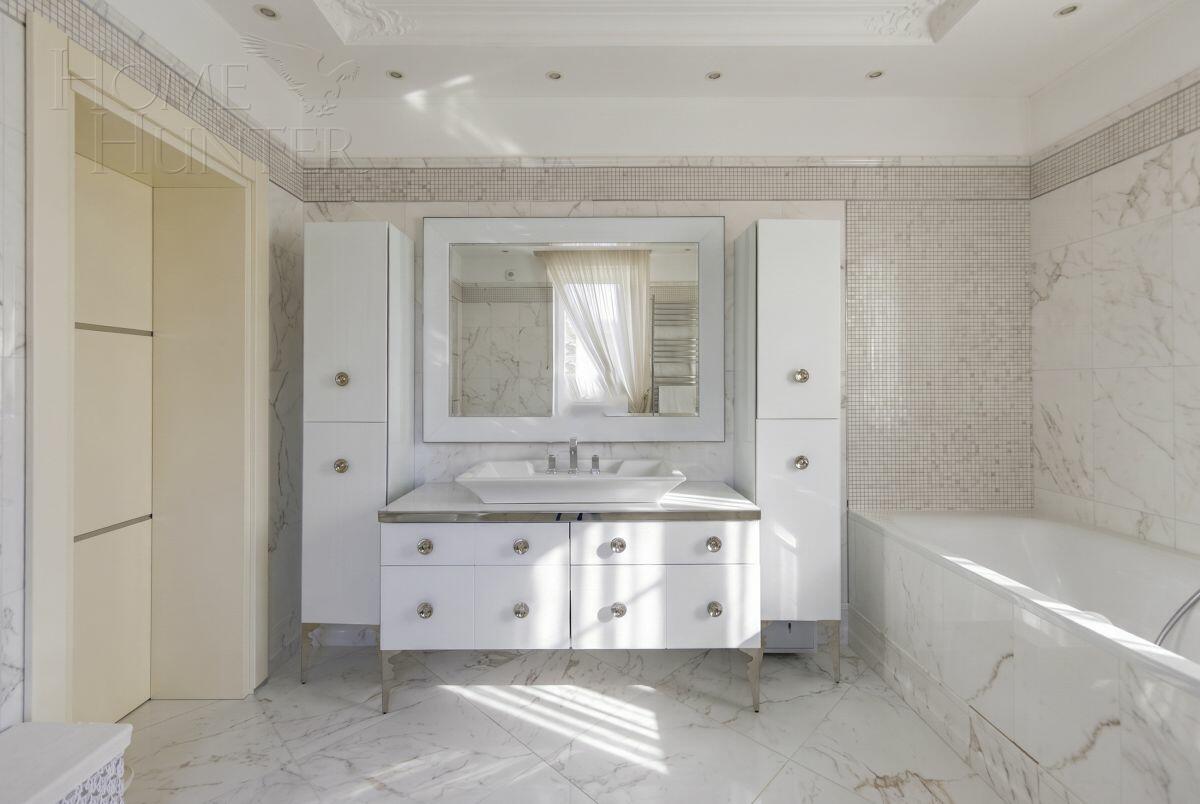 3-этажный коттедж 1 900 м² с отделкой