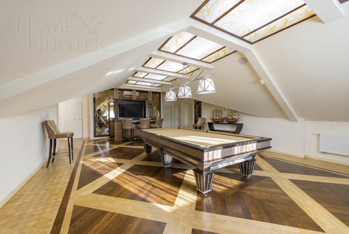 3-этажный коттедж 1 900 м² с отделкой
