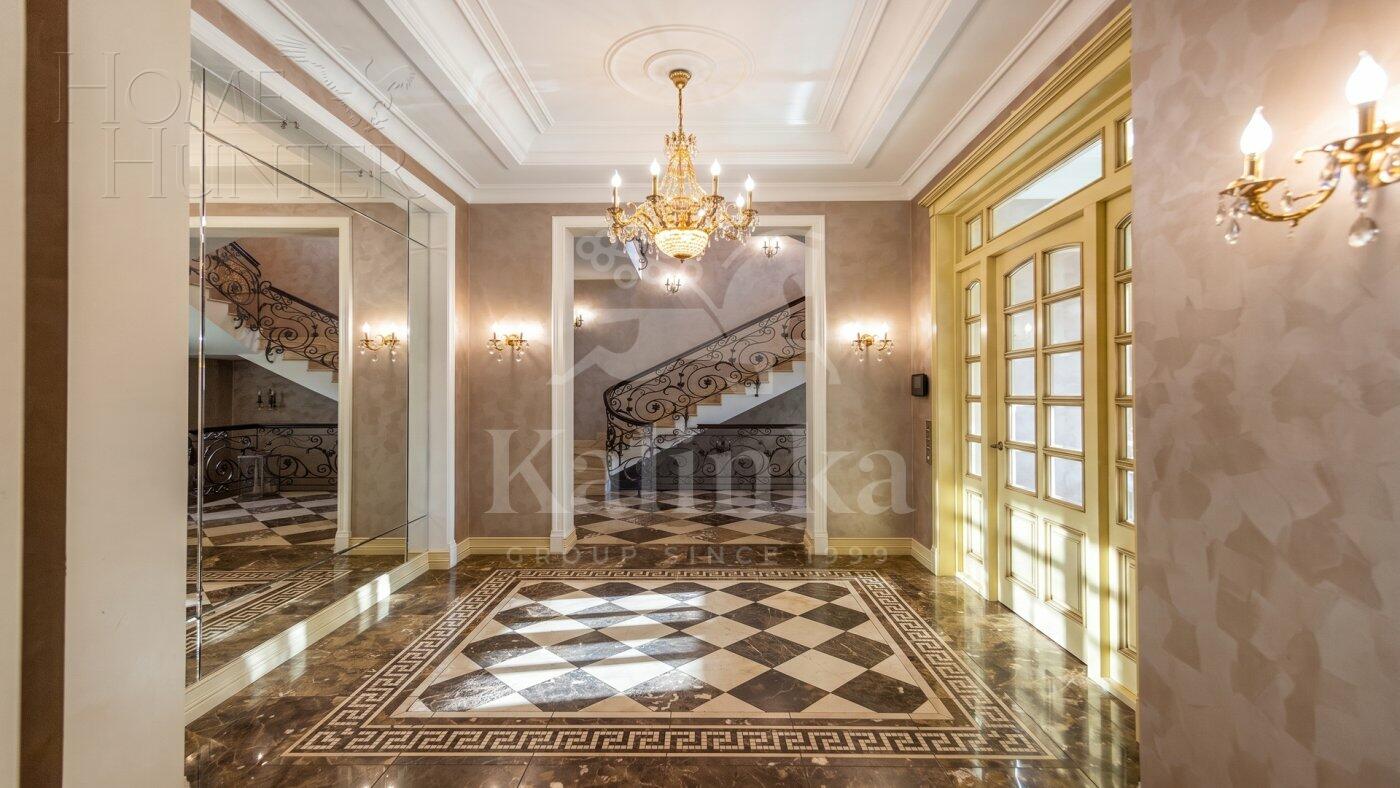 2-этажный коттедж 1 400 м² с отделкой