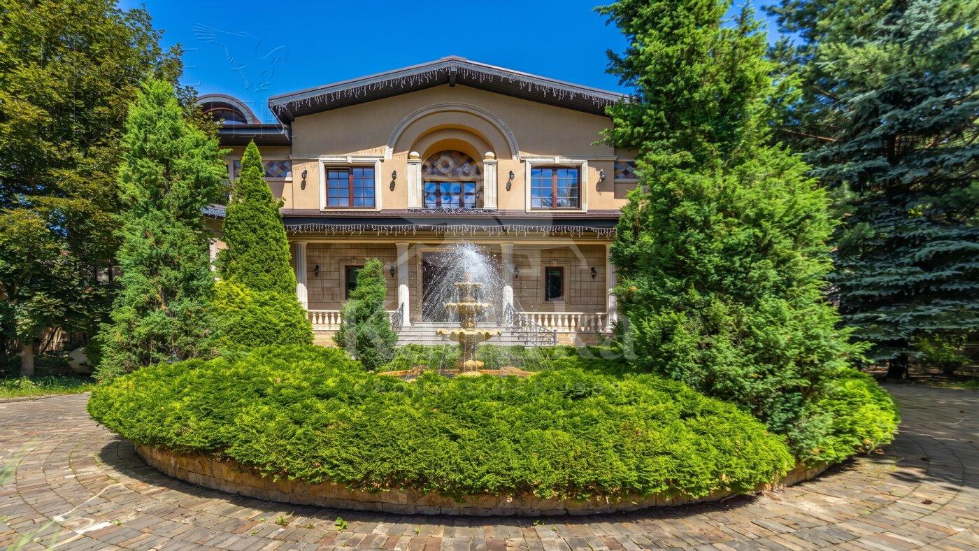 2-этажный коттедж 1 400 м² с отделкой