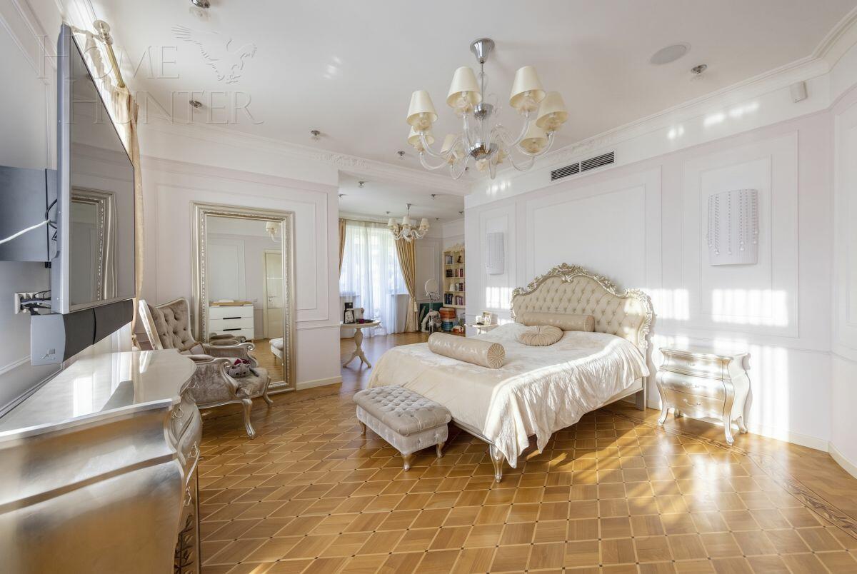 3-этажный коттедж 1 900 м² с отделкой