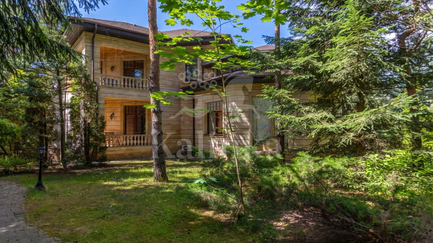 2-этажный коттедж 1 400 м² с отделкой