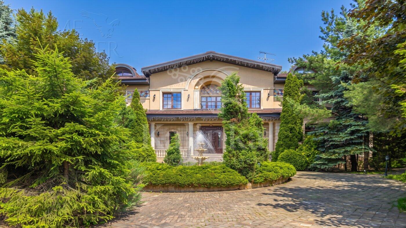 2-этажный коттедж 1 400 м² с отделкой