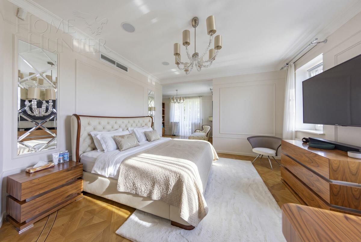 3-этажный коттедж 1 900 м² с отделкой