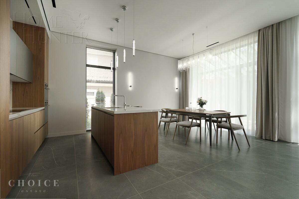 2-этажный коттедж 320 м² с отделкой