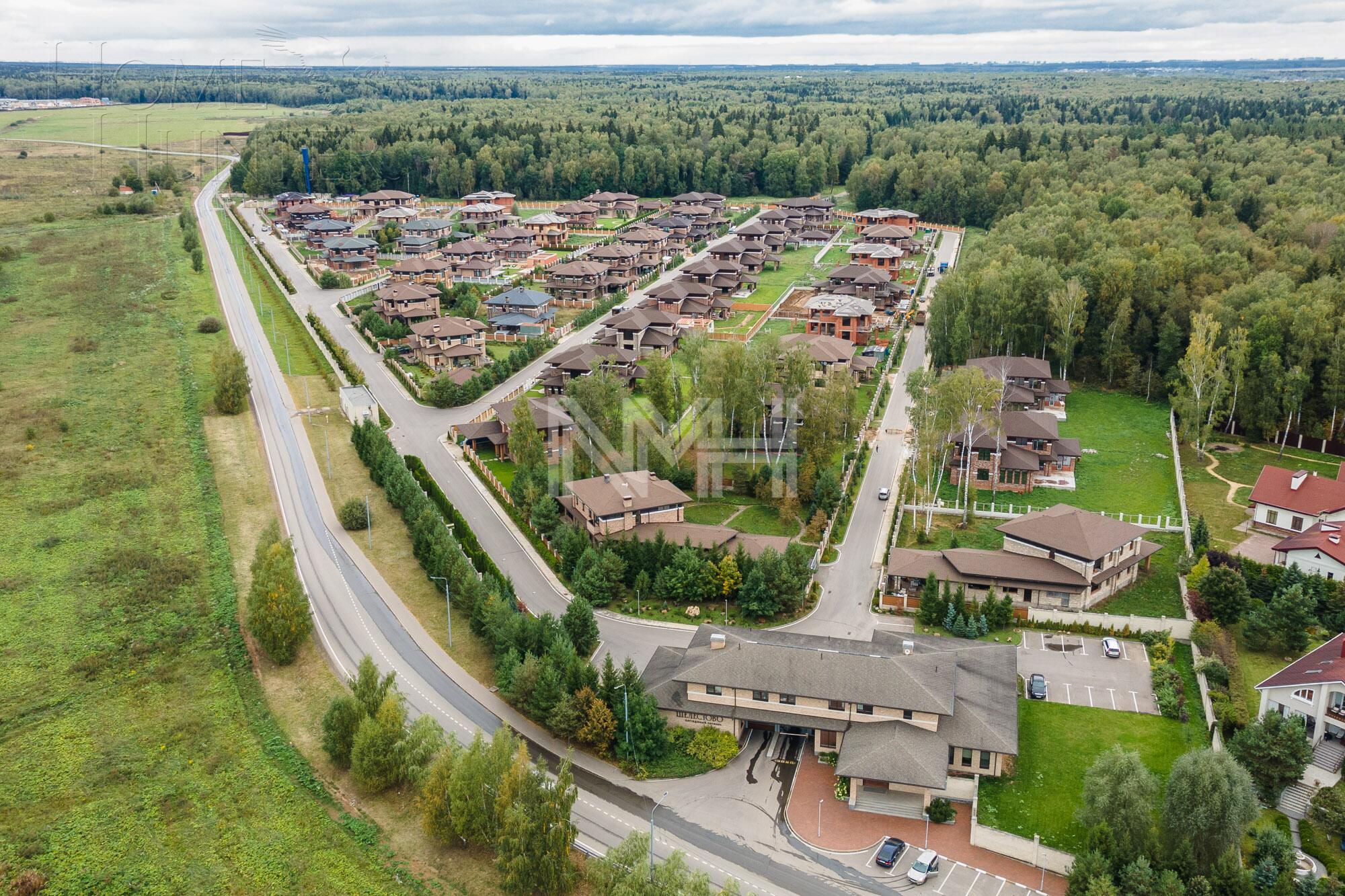 2-этажный коттедж 460 м² без отделки