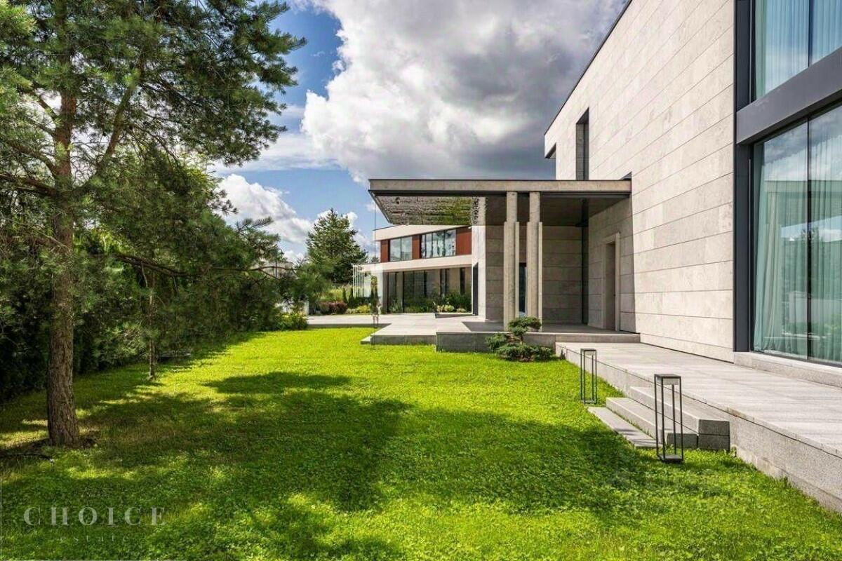 2-этажный коттедж 585 м² с отделкой