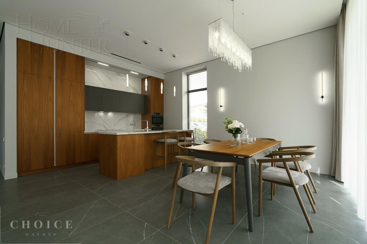 2-этажный коттедж 320 м² с отделкой