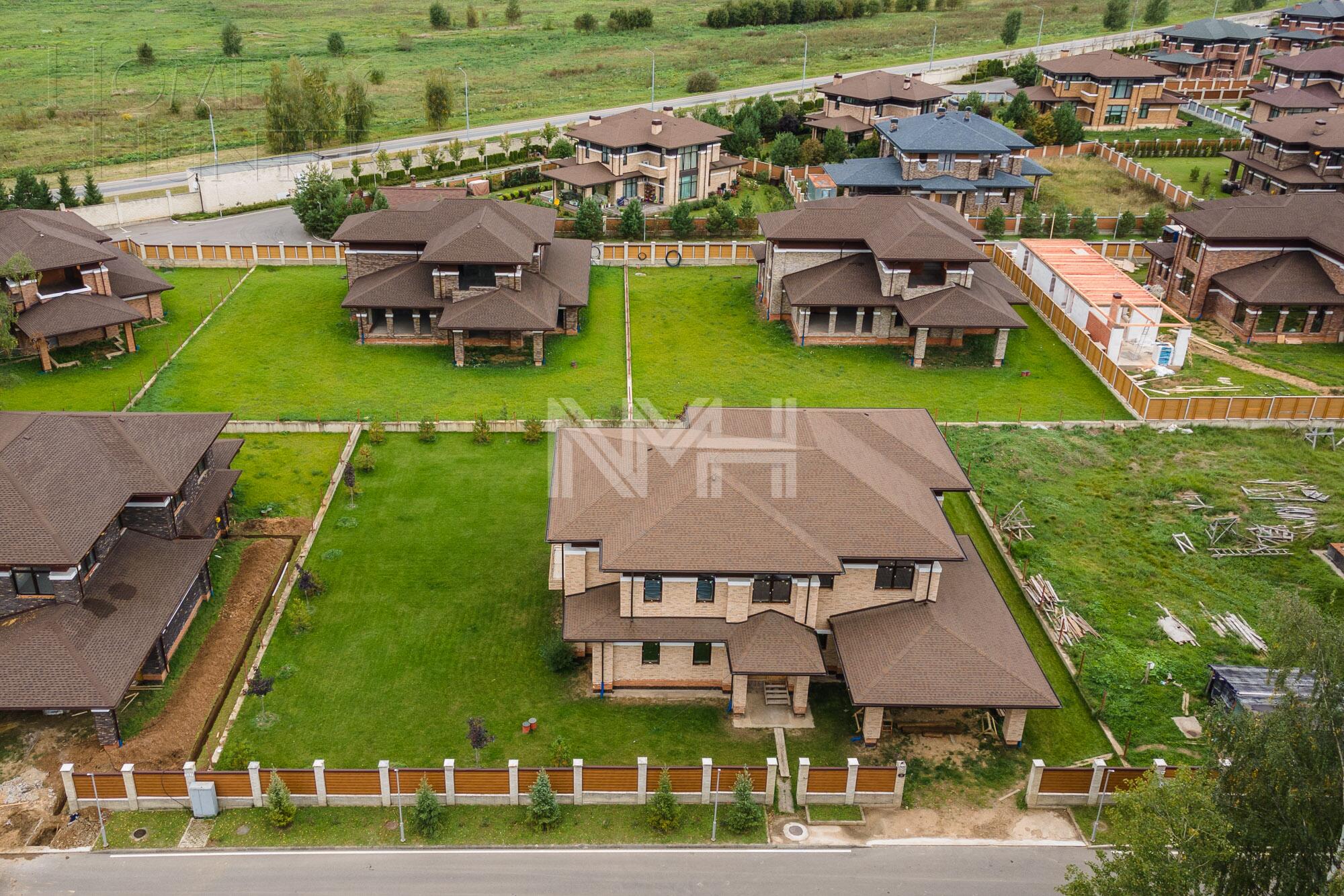 2-этажный коттедж 460 м² без отделки