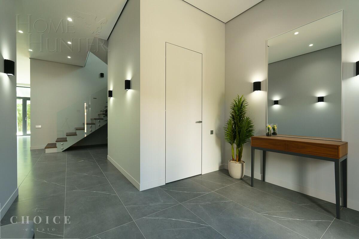 2-этажный коттедж 320 м² с отделкой