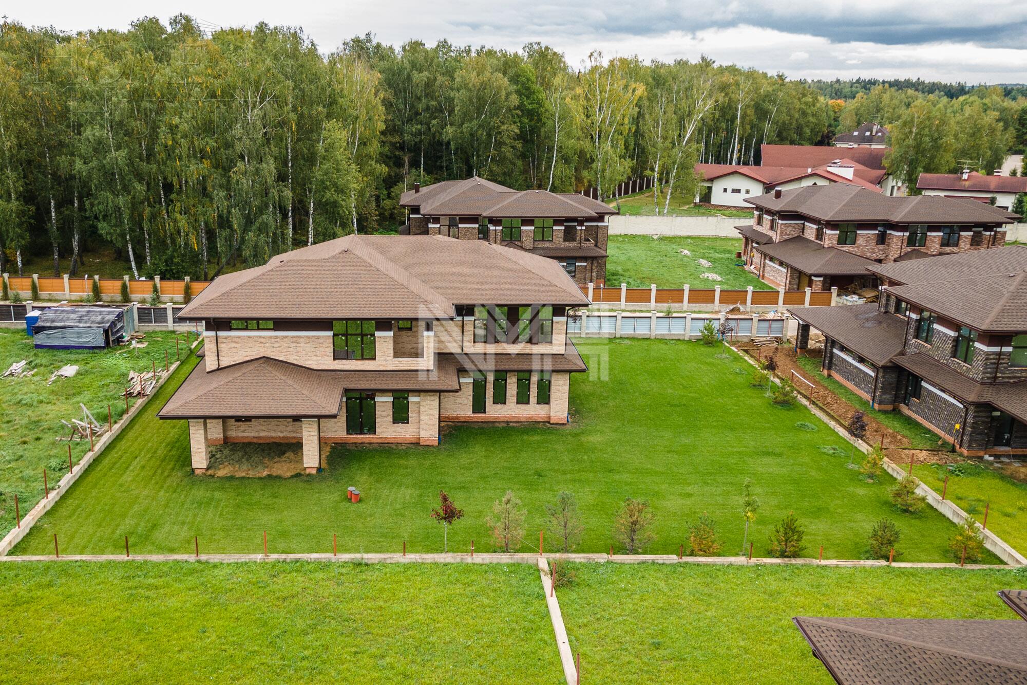 2-этажный коттедж 460 м² без отделки