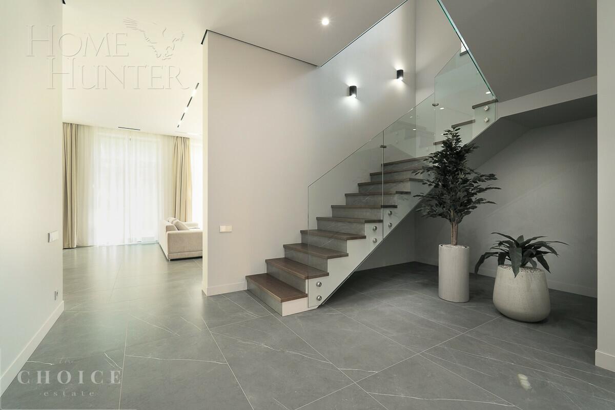 2-этажный коттедж 320 м² с отделкой