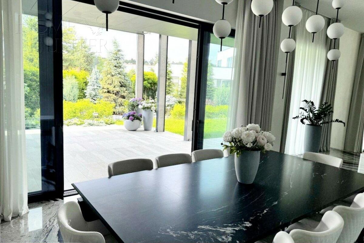 2-этажный коттедж 585 м² с отделкой