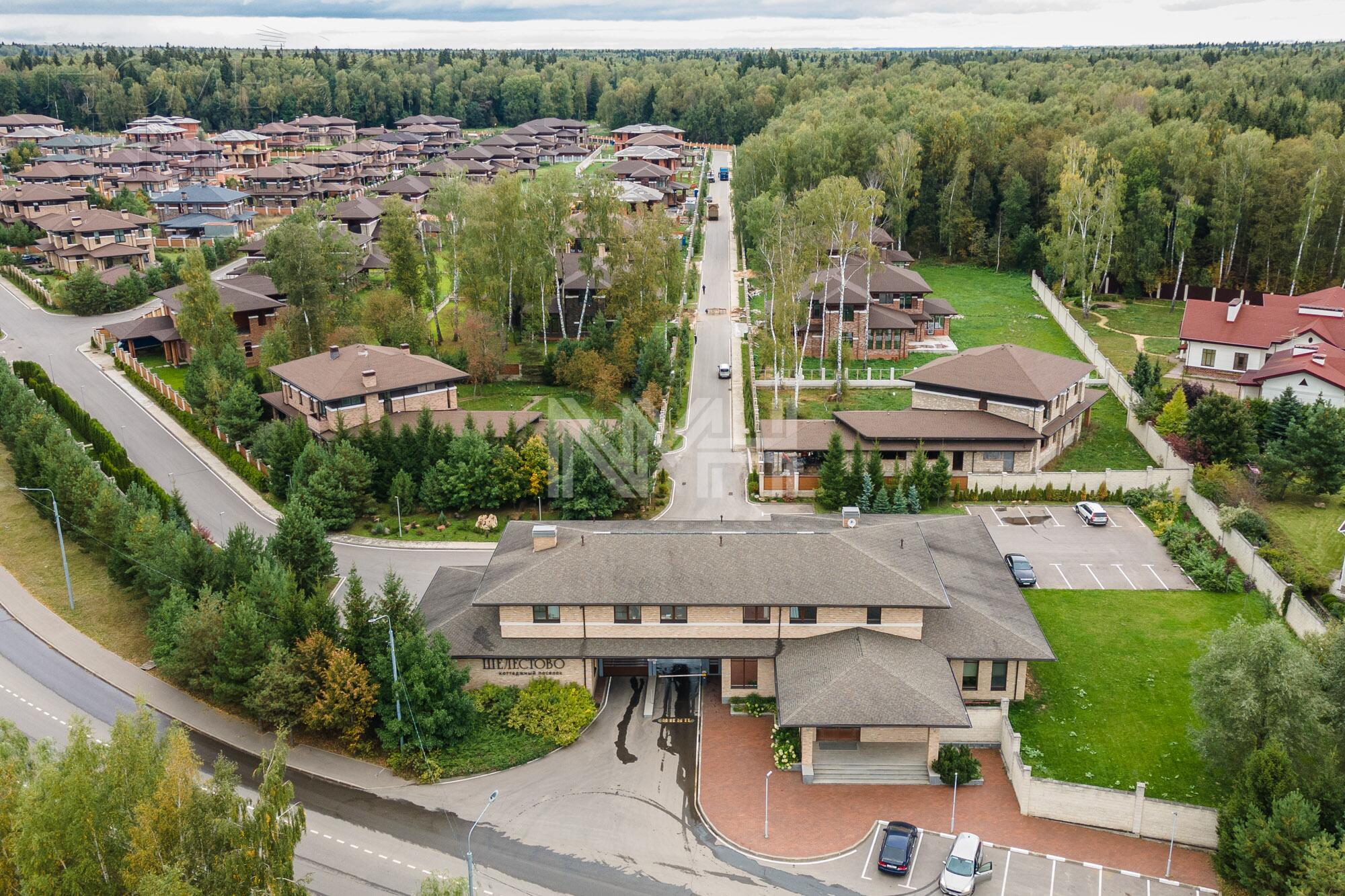 2-этажный коттедж 460 м² без отделки