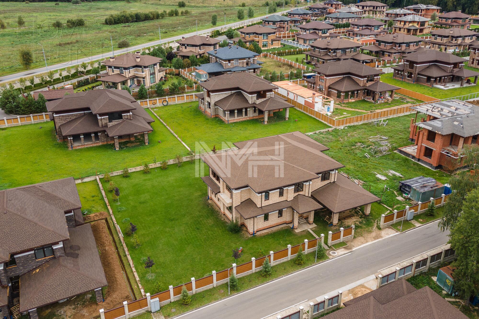 2-этажный коттедж 460 м² без отделки