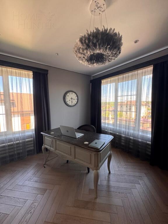 2-этажный коттедж 300 м² с отделкой