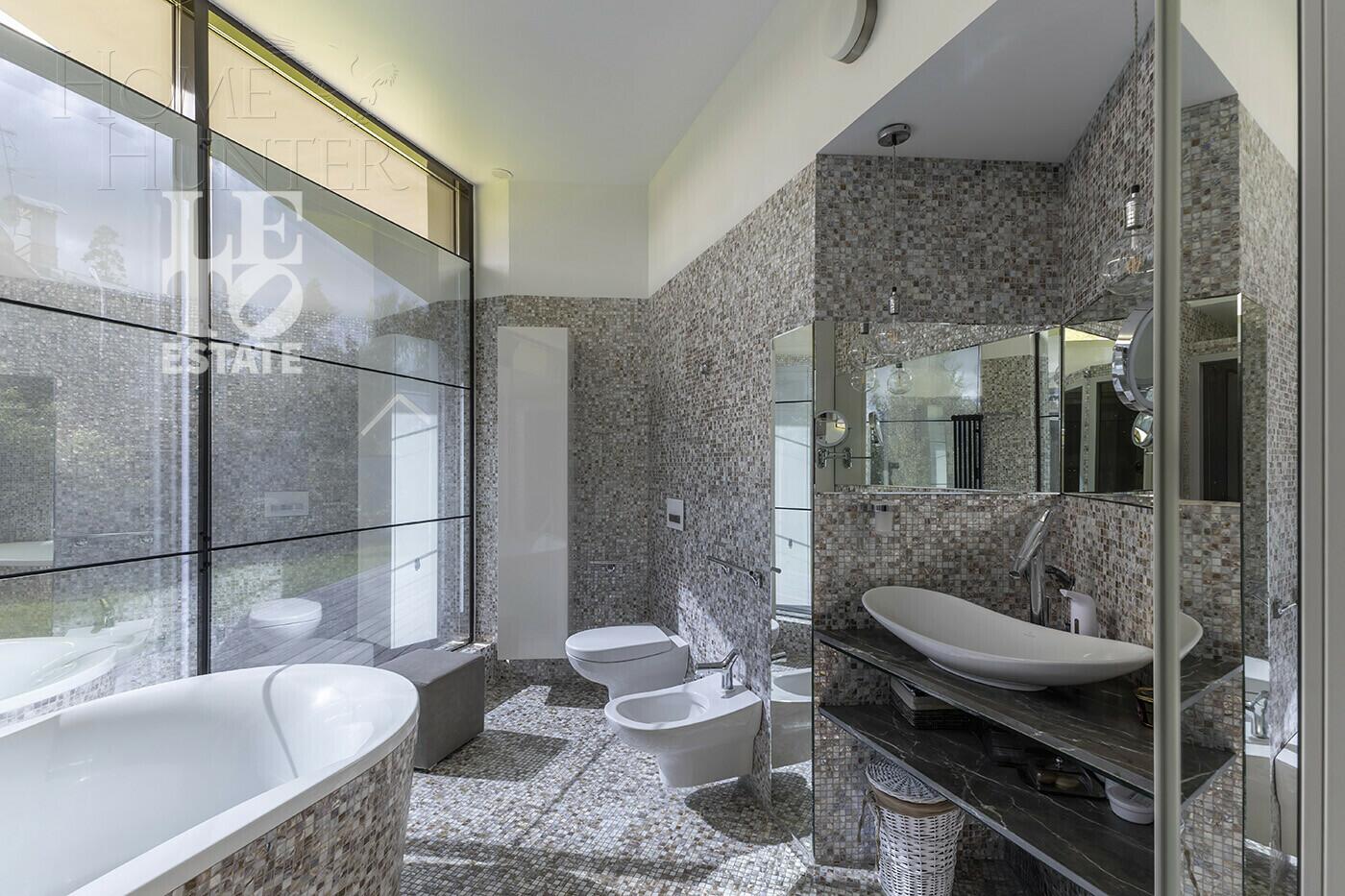 1-этажный коттедж 700 м² с отделкой