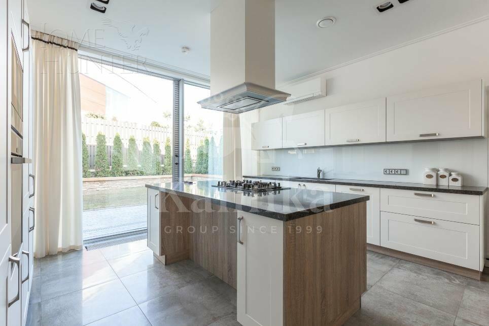 2-этажный коттедж 390 м² с отделкой