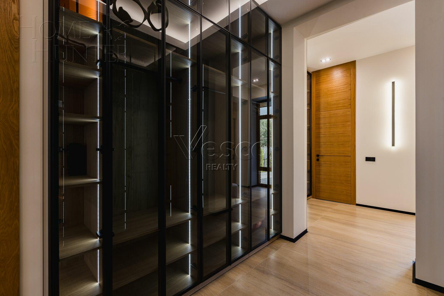 2-этажный коттедж 340 м² с отделкой