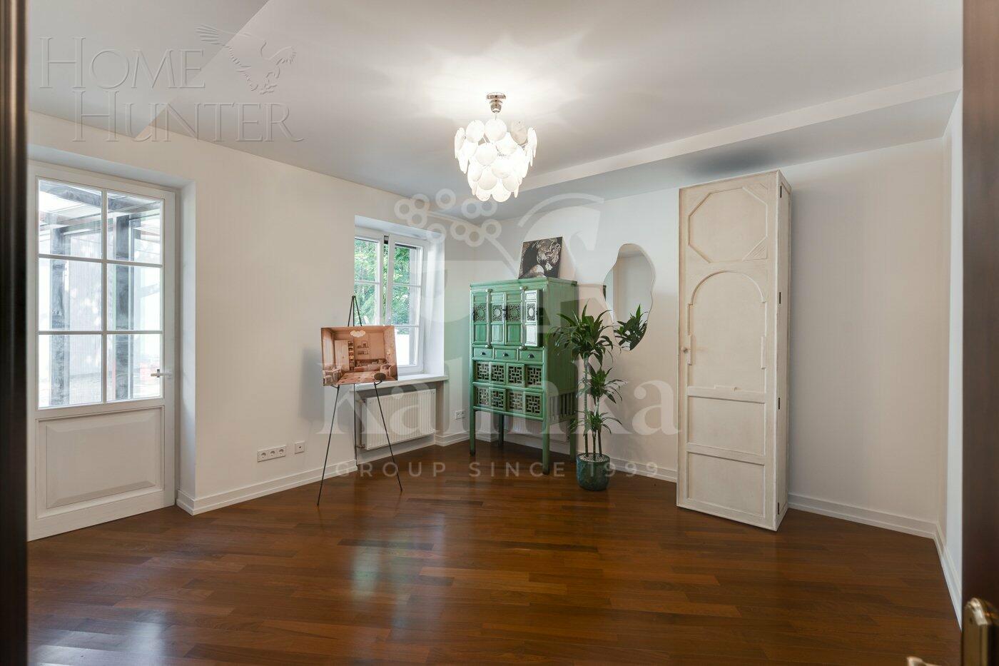 2-этажный коттедж 1 463 м² с отделкой