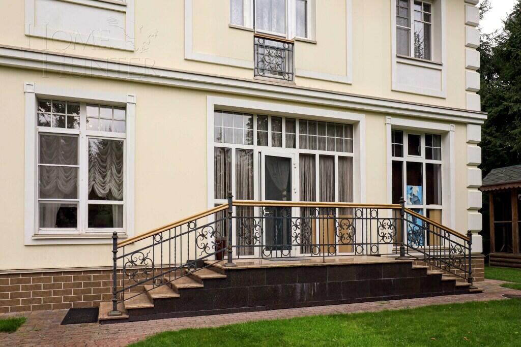 КОТТЕДЖ 1 600 м² с отделкой