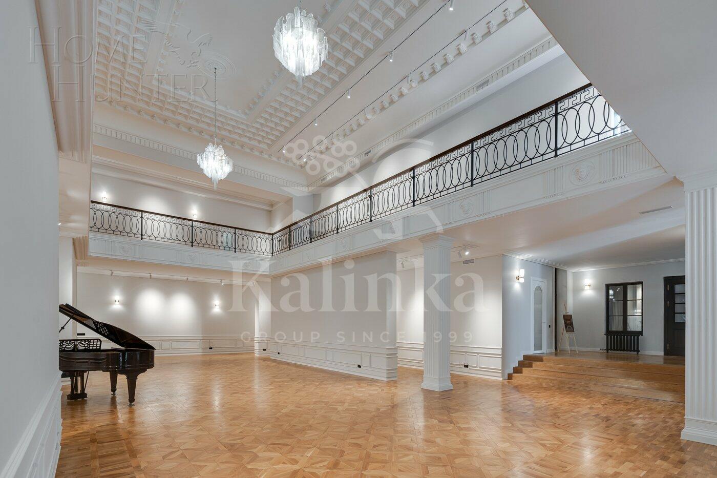 2-этажный коттедж 1 463 м² с отделкой