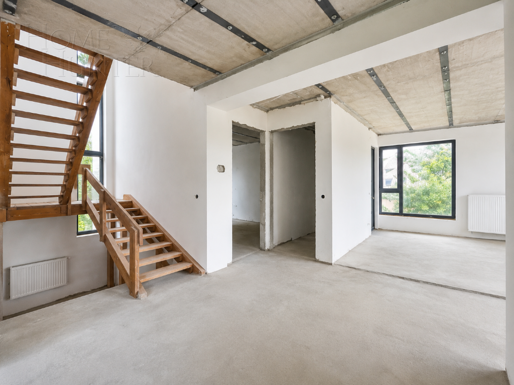 3-этажный коттедж 560 м² без отделки