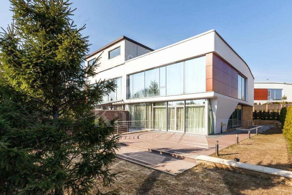 2-этажный коттедж 390 м² с отделкой