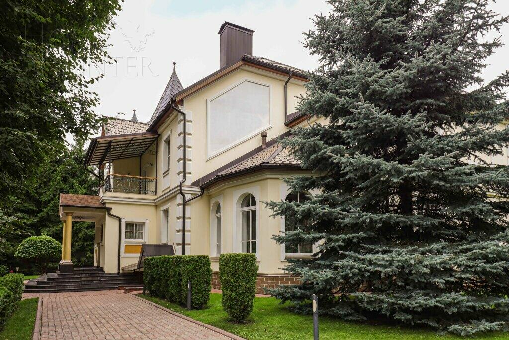 КОТТЕДЖ 1 600 м² с отделкой