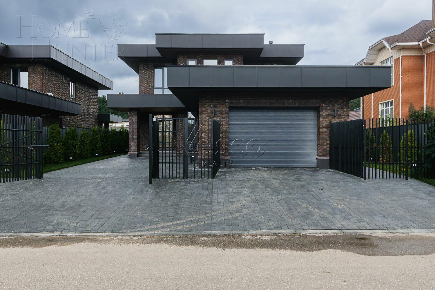2-этажный коттедж 340 м² с отделкой
