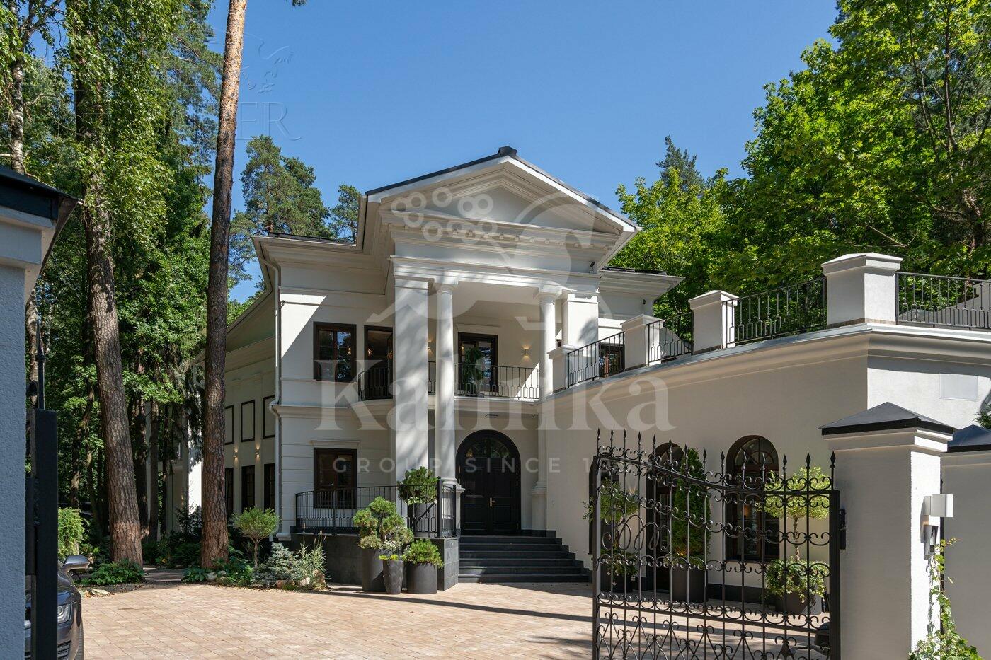 2-этажный коттедж 1 463 м² с отделкой