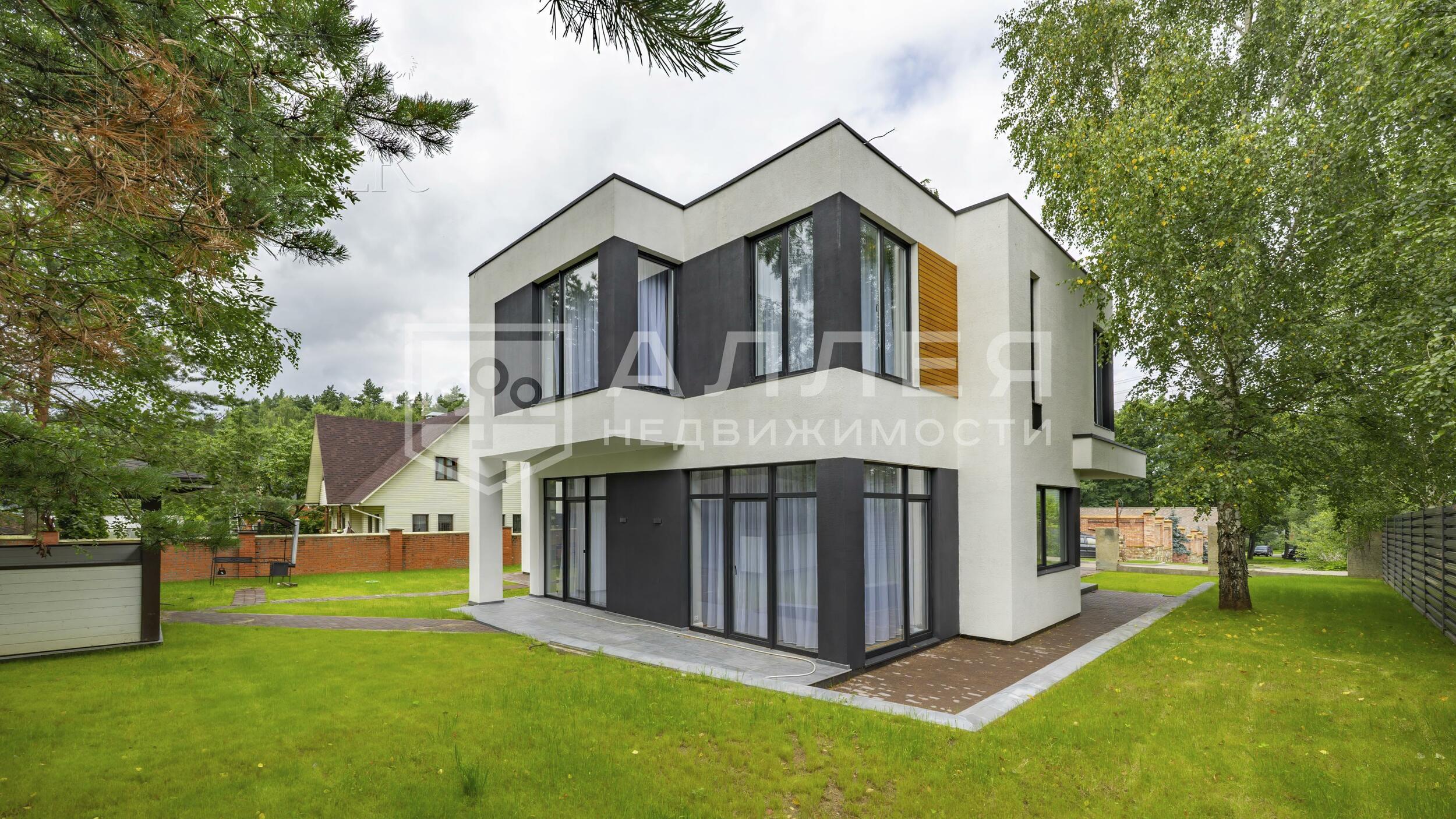 2-этажный коттедж 240 м² с отделкой