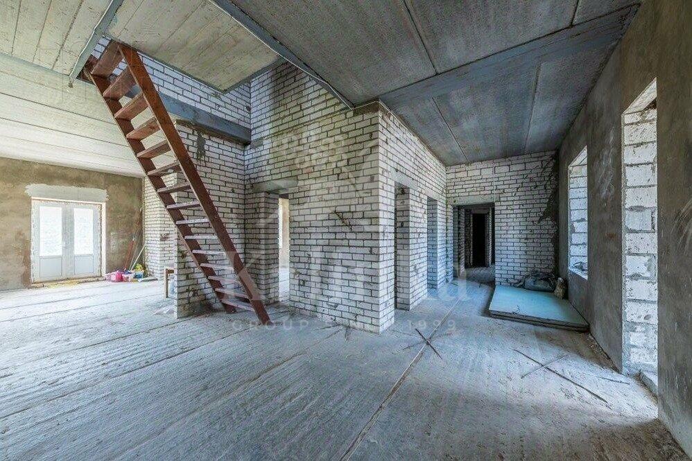 2-этажный коттедж 460 м² без отделки