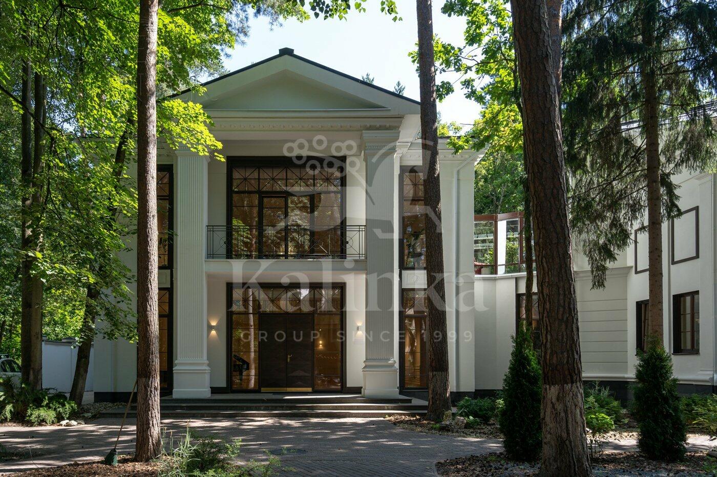 2-этажный коттедж 1 463 м² с отделкой