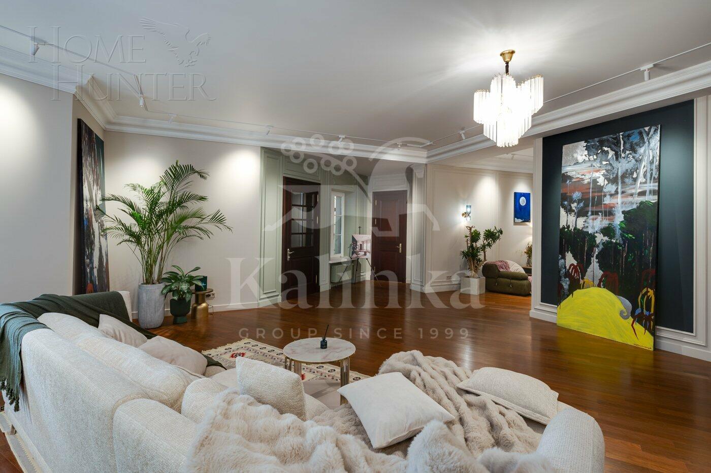 2-этажный коттедж 1 463 м² с отделкой