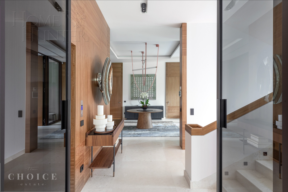 3-этажный коттедж 1 500 м² с отделкой