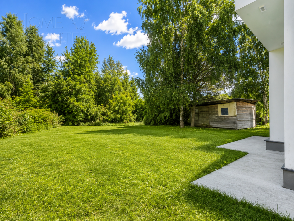 3-этажный коттедж 560 м² без отделки
