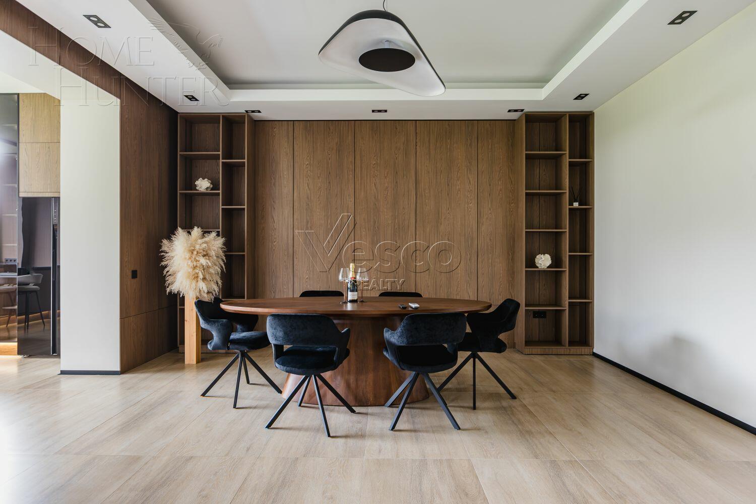 2-этажный коттедж 340 м² с отделкой