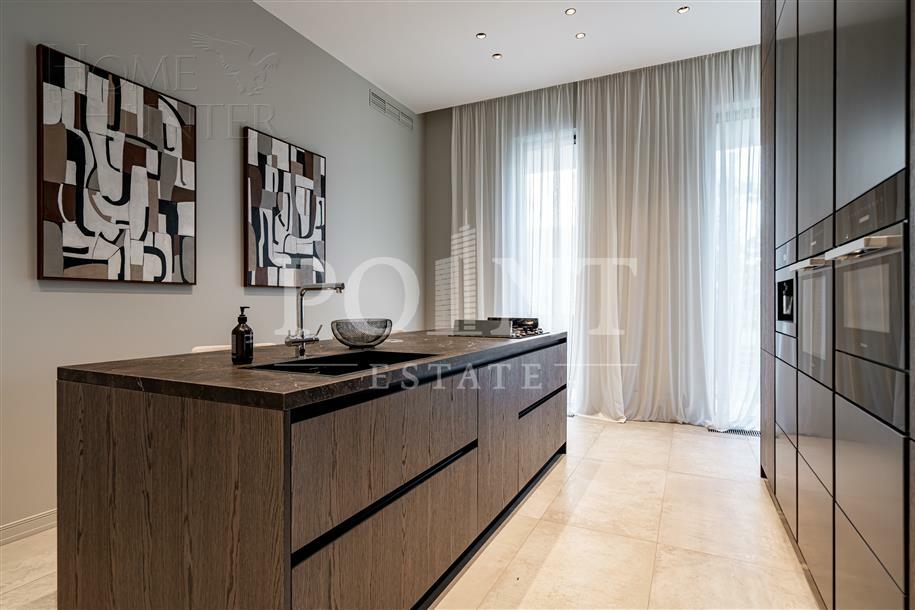 2-этажный коттедж 1 300 м² с отделкой