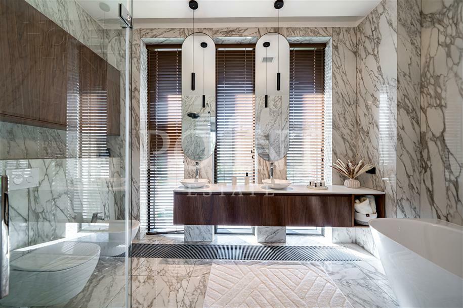 2-этажный коттедж 1 300 м² с отделкой