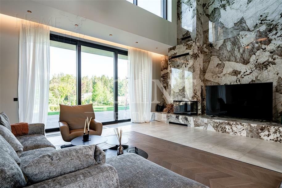 2-этажный коттедж 1 300 м² с отделкой