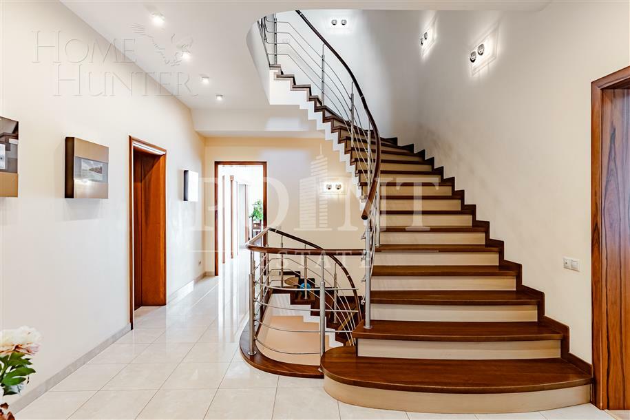 2-этажный коттедж 617.5 м² с отделкой