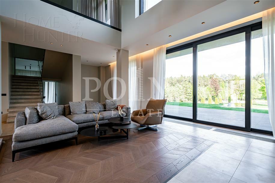 2-этажный коттедж 1 300 м² с отделкой