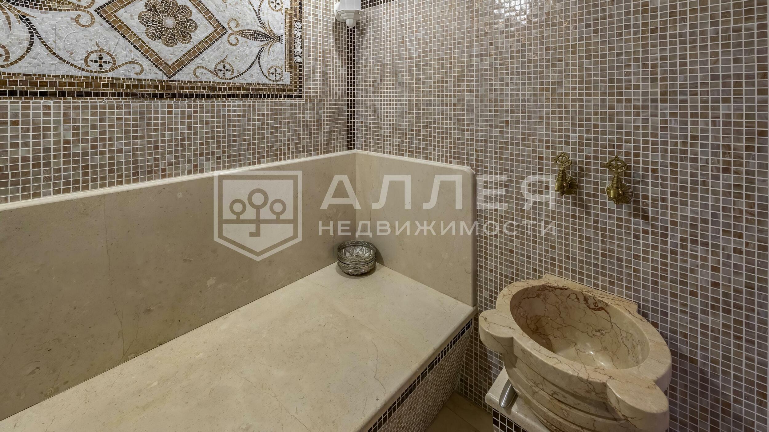 3-этажный таунхаус 320 м² с отделкой