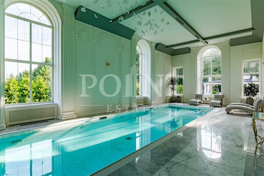 2-этажный коттедж 1 300 м² с отделкой